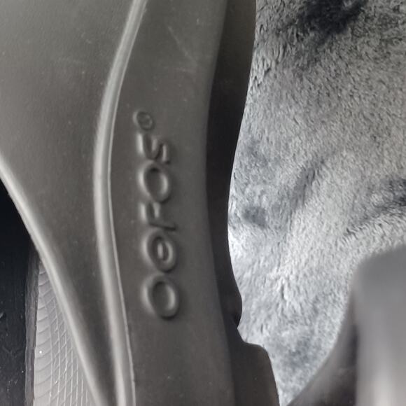 OOFOS Men's/ Women's OOAHH Slide Sandal- Black Mens 7 Womens 9 EU 40 - Picture 2 of 7